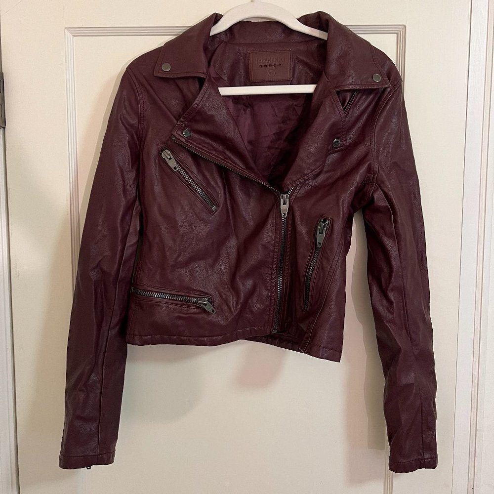 BLANK NYC | BURGUNDY VEGAN LEATHER MOTO JACKET